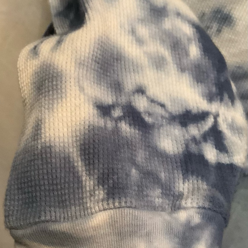 Vans Women’s Small White and Blue Tie-Dye Long Sleeved Top - Picture 6 of 6